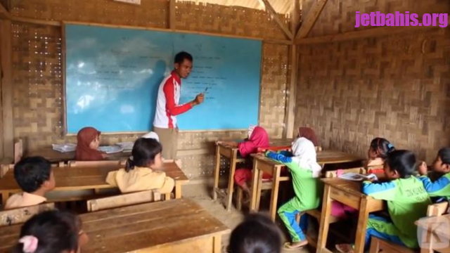 Kurangnya Jumlah Guru Di Daerah Terpencil Jadi Tantangan Pendidikan Indonesia